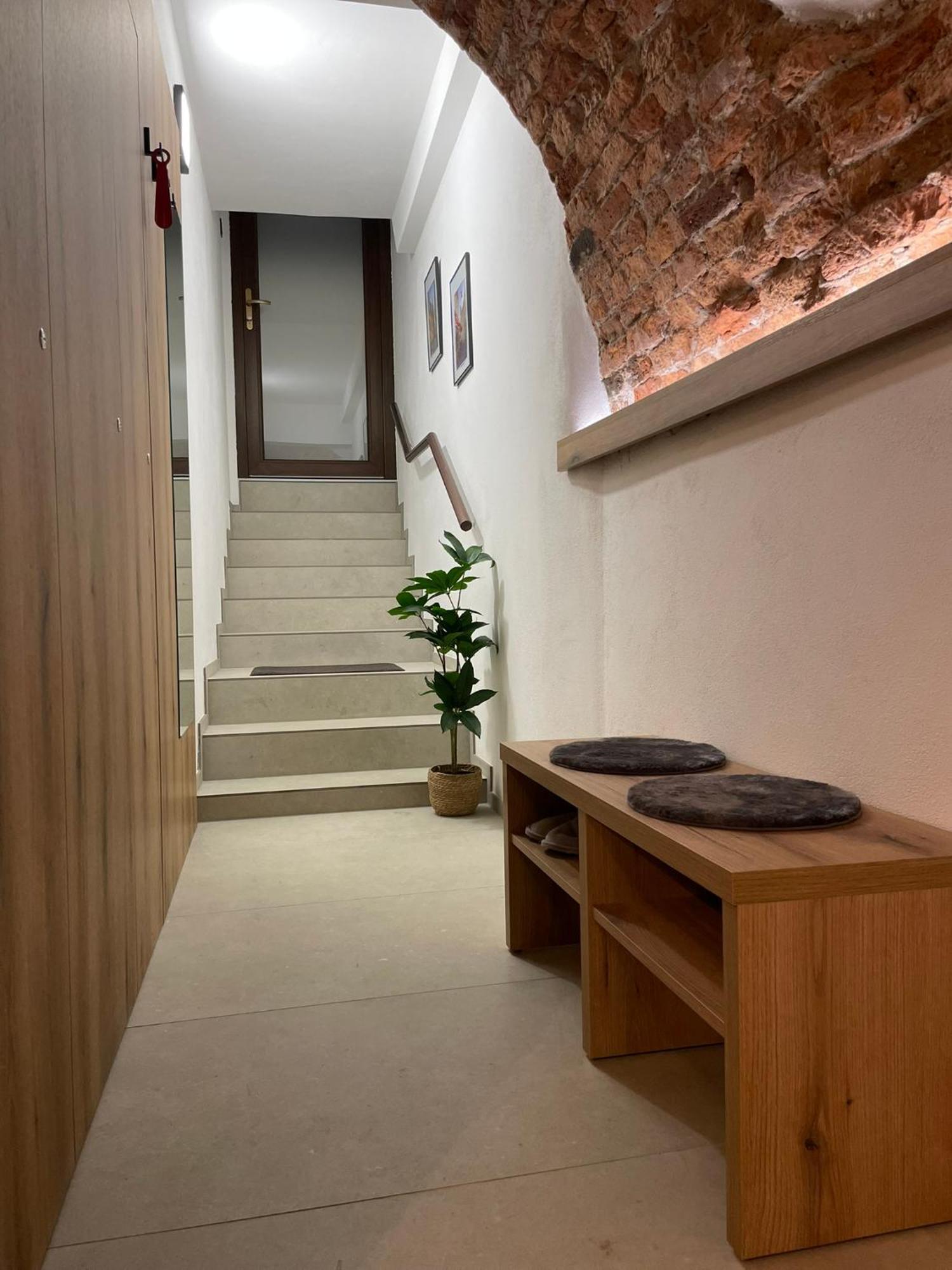 Understreet Studio With Private Parking Apartment Kosice Bagian luar foto